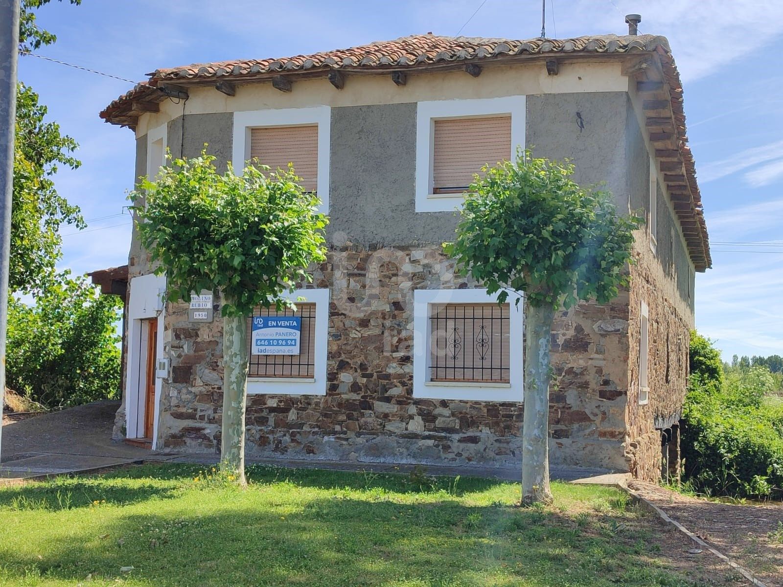 Vista exterior de Casa o xalet en venda en Soto de la Vega amb Calefacció i Terrassa