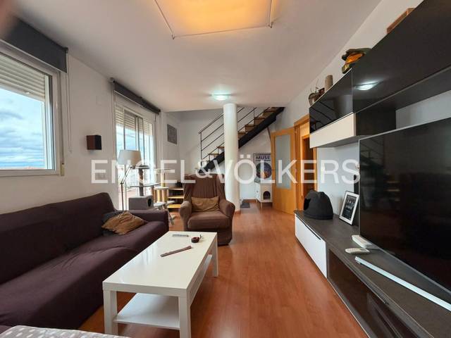 Ático en Alquiler en Avinguda dels Reis Catòlics en Alberic