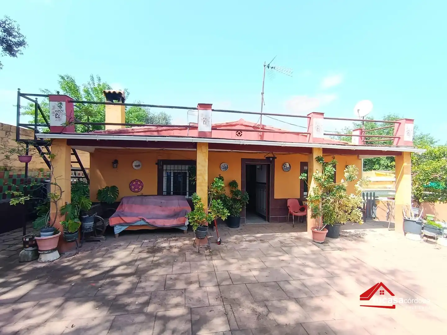 Exterior view of Houses for sale in  Córdoba Capital  with Storage room, Swimming Pool and Furnished