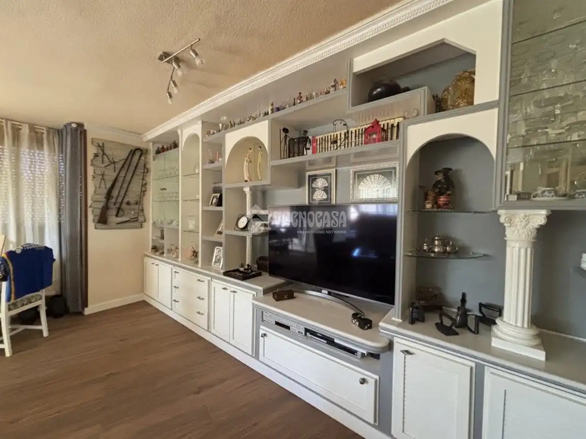 Piso con ascensor en venta en Base Aérea, imagen 6