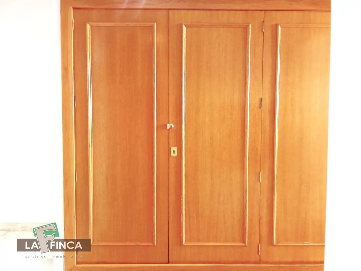 Habitación de Apartamento en venta en Gijón  con Calefacción, Parquet y Trastero