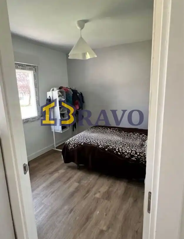 Habitación de Casa o chalet en venta en Merindad de Cuesta-Urria con Jardín privado, Piscina y Amueblado