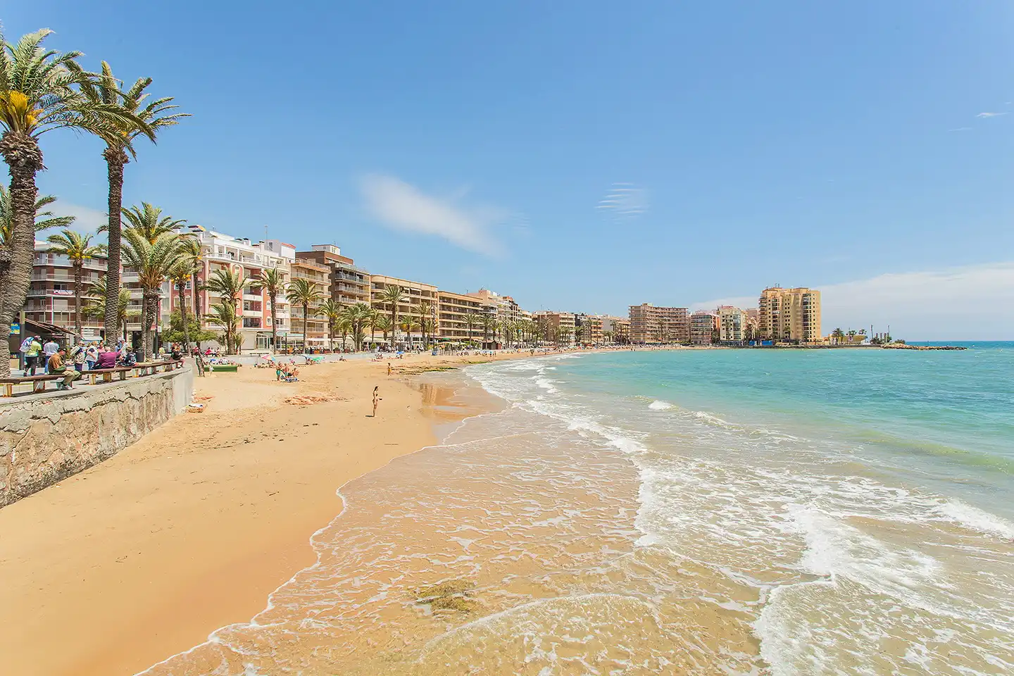 Vista exterior de Casa adosada en venta en Torrevieja con Aire acondicionado, Amueblado y Horno