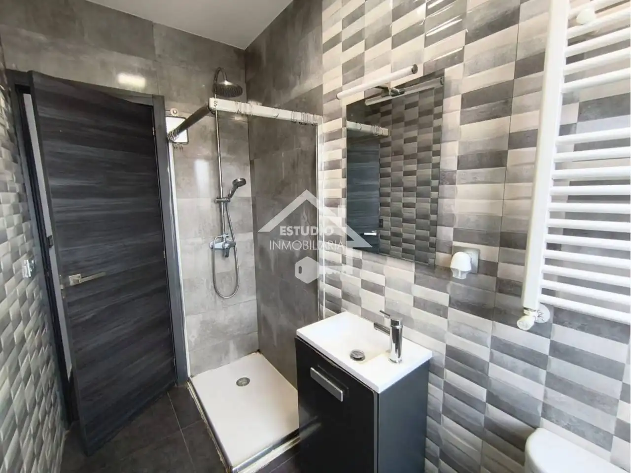 Baño de Piso en venta en Fuenmayor con Calefacción, Terraza y Trastero