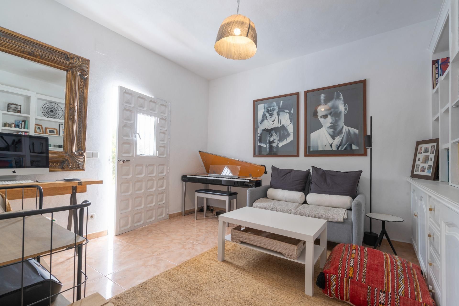 Sala d'estar de Casa o xalet en venda en Benalmádena