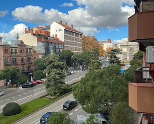 Exterior view of Flat to rent in  Madrid Capital  with Air Conditioner, Heating and Parquet flooring