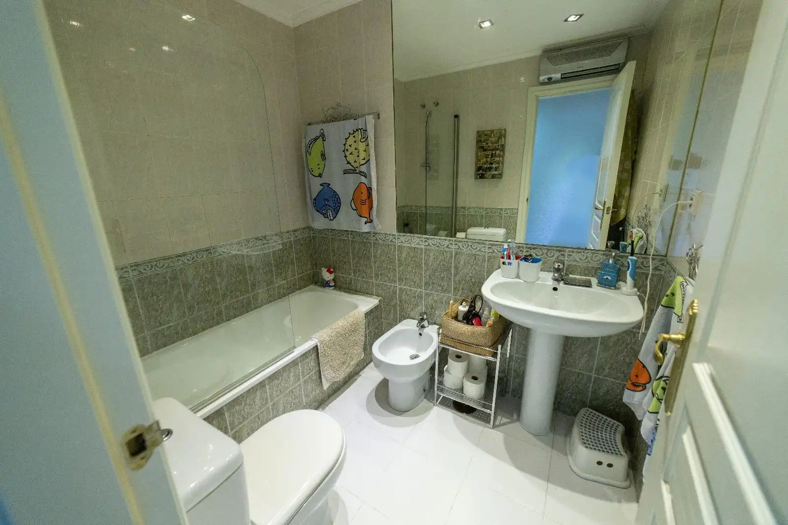 Bathroom of Flat for sale in Sevilla  with Furnished