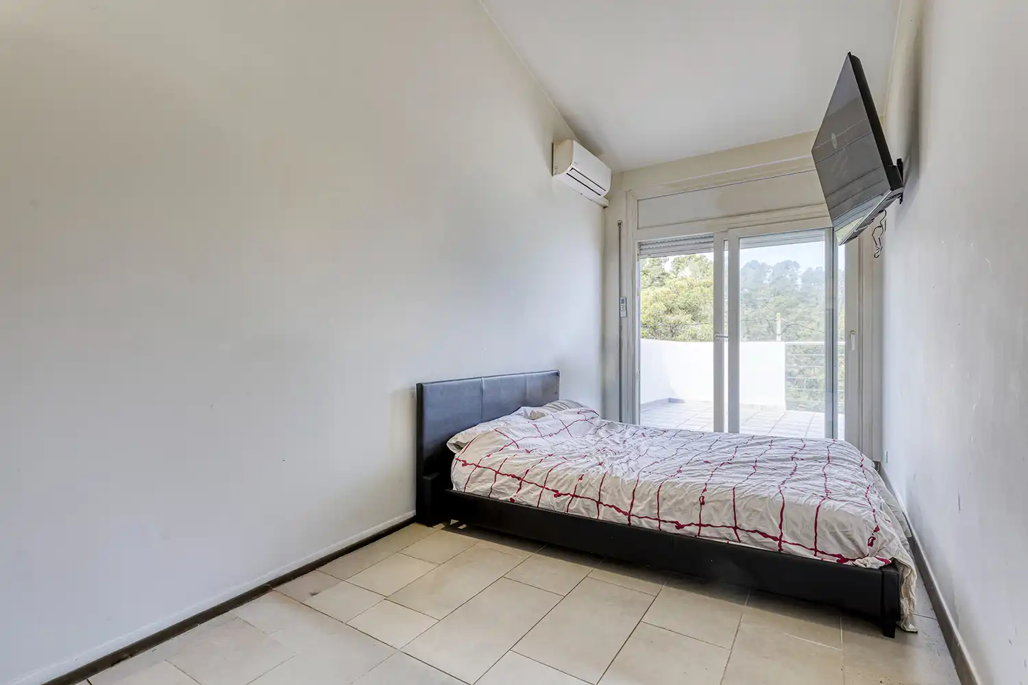 Habitación de Casa o chalet en venta en Canyelles con Aire acondicionado, Calefacción y Jardín privado