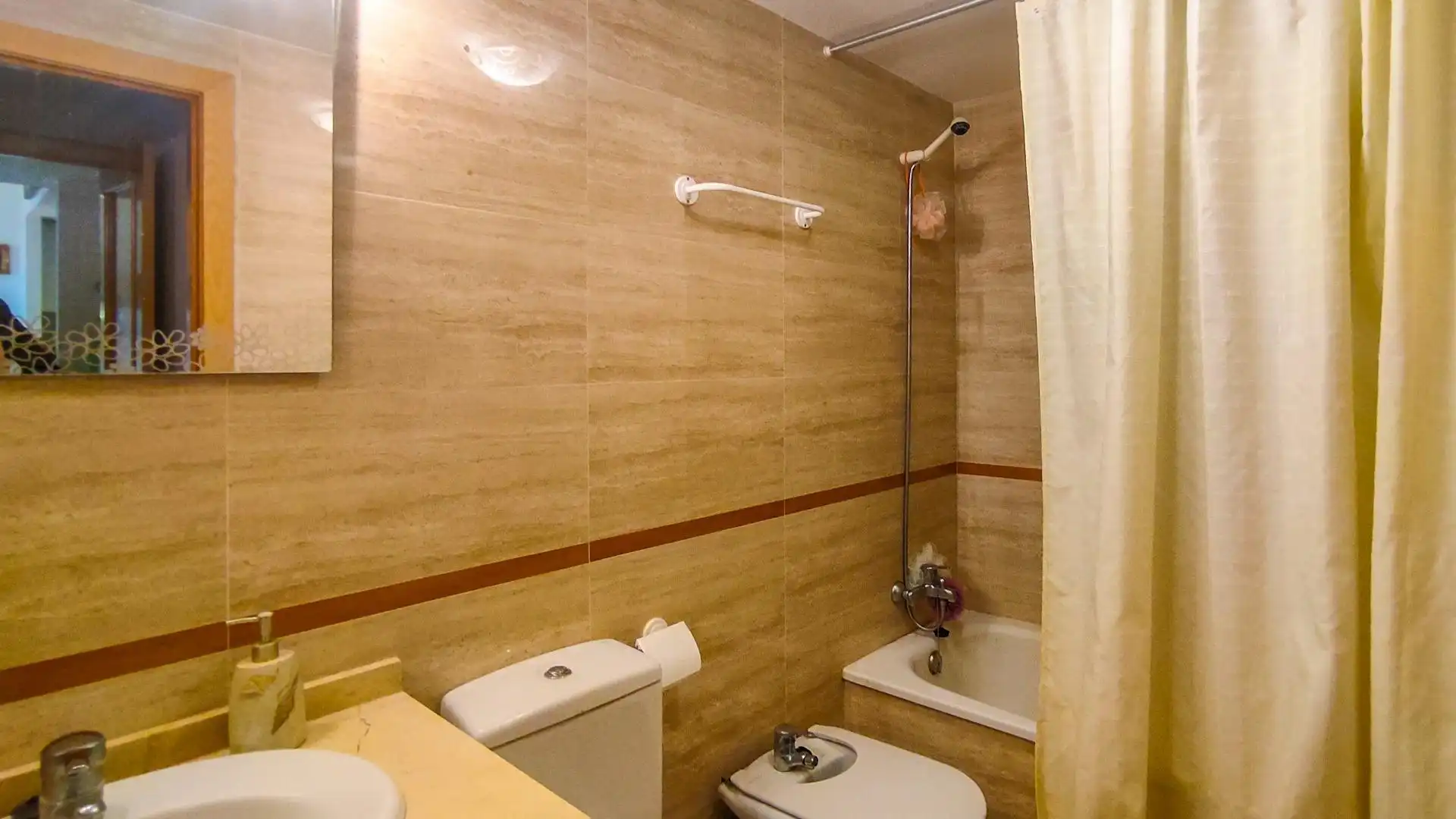 Bany de Apartament en venda en Villajoyosa / La Vila Joiosa amb Aire condicionat, Moblat i Piscina comunitària