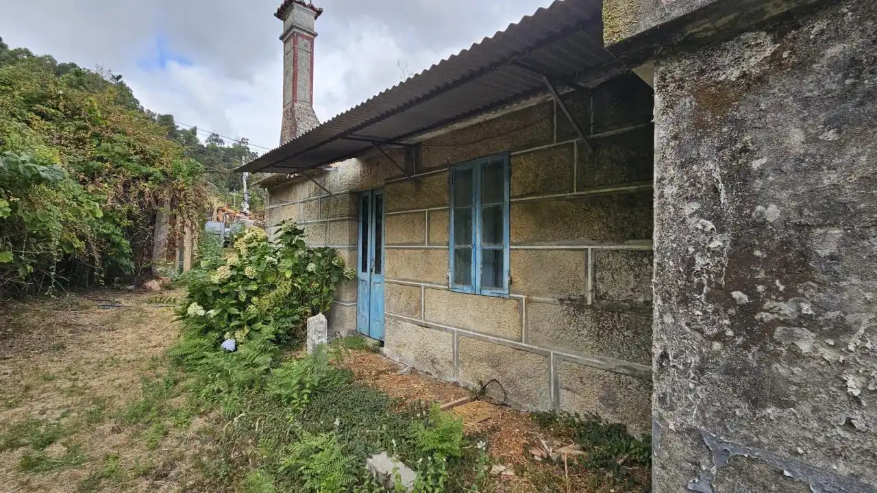 Vista exterior de Casa o xalet en venda en O Porriño   amb Calefacció, Jardí privat i Traster