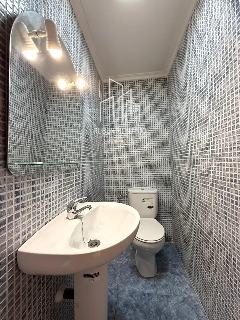 Baño de Piso en venta en Salamanca con Calefacción, Terraza y Amueblado