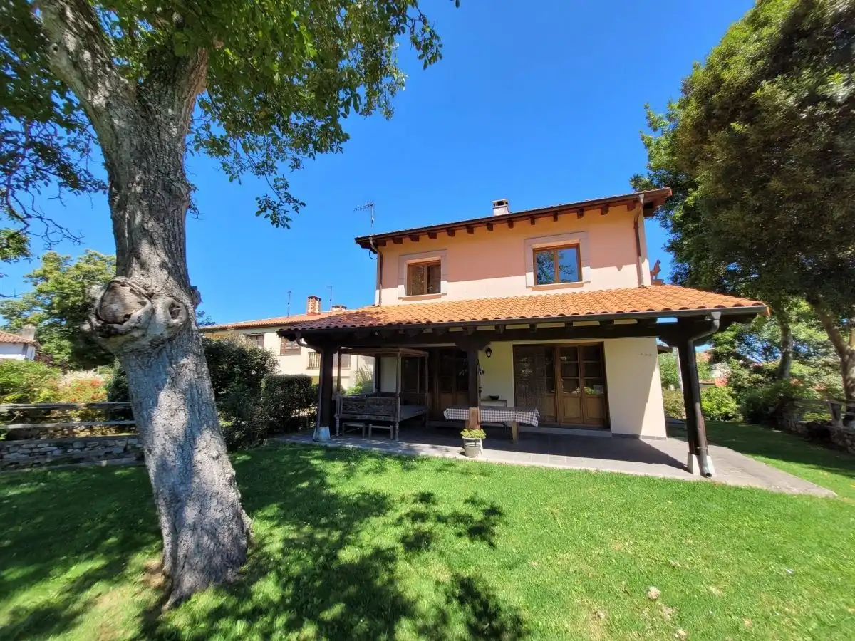 Jardí de Casa o xalet en venda en Llanes amb Calefacció, Jardí privat i Terrassa
