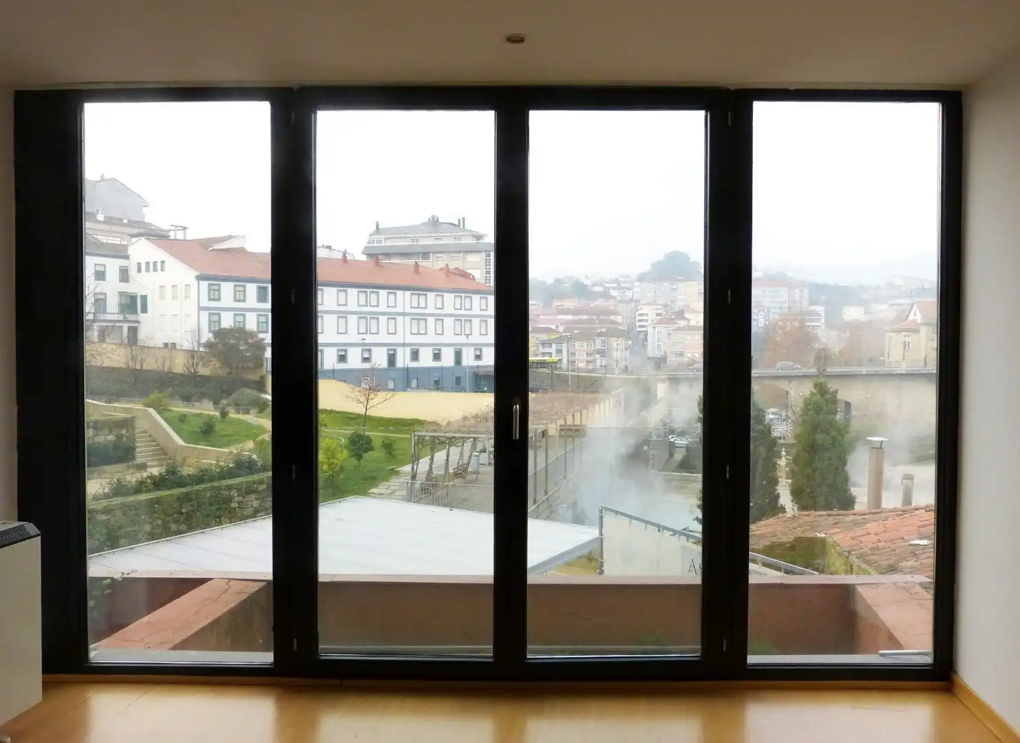 Piso de alquiler en Ourense Capital  con Calefacción y Amueblado