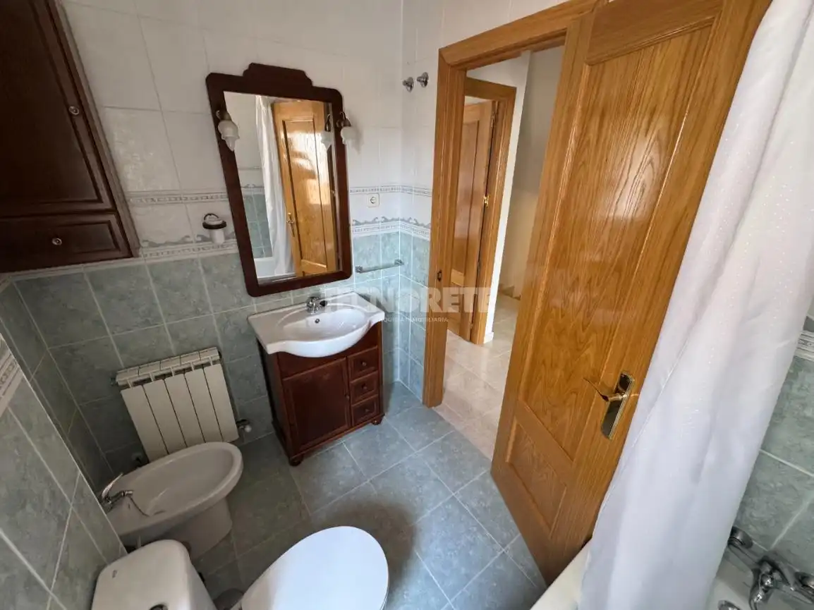 Casa aparellada amb terrassa en venda a Yunquera de Henares, imagen 32