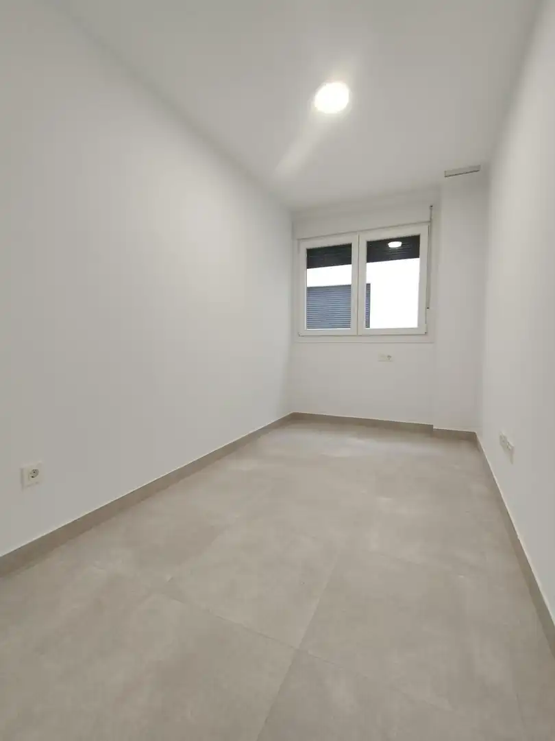 Piso de alquiler en Avenida de Juan Carlos I, Santo Angel