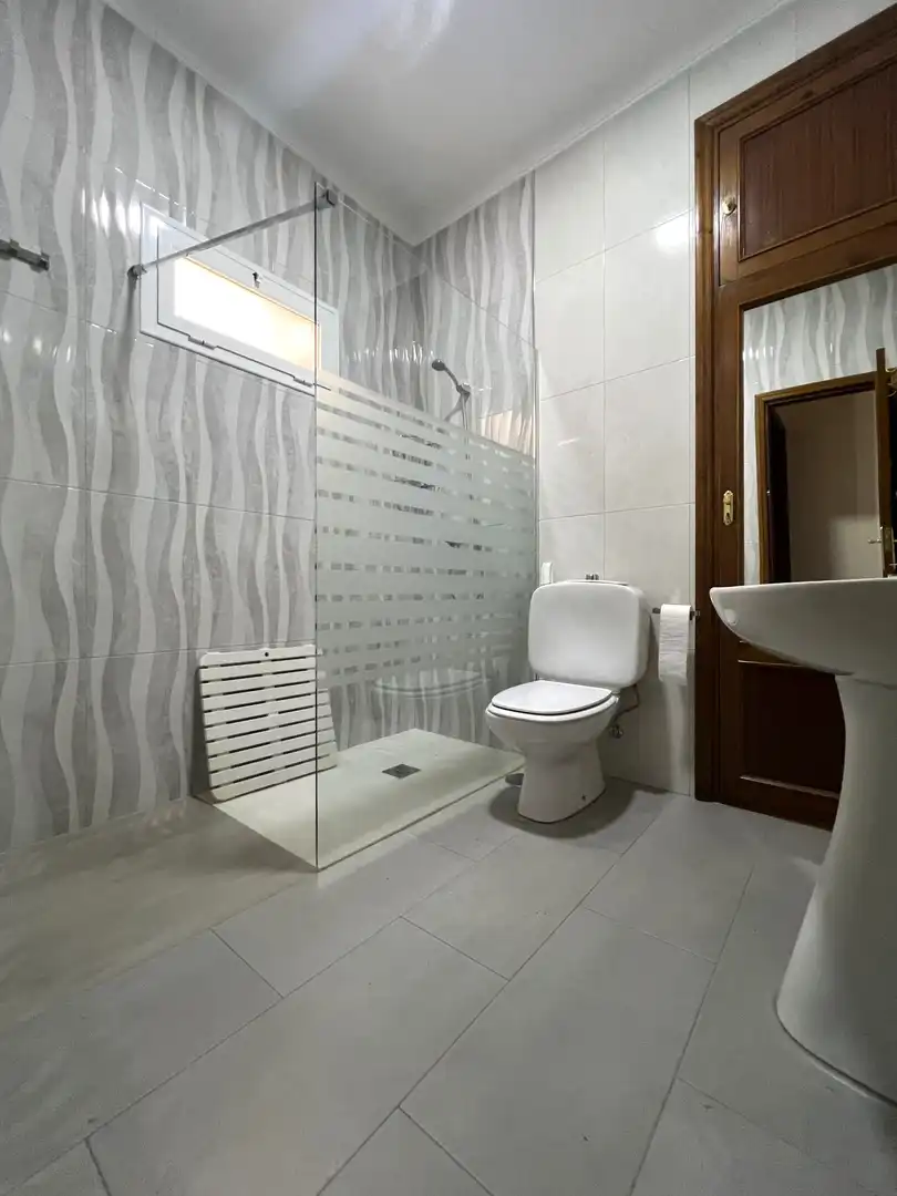 Bathroom of Houses for sale in Estepa  with Air Conditioner, Terrace and Storage room