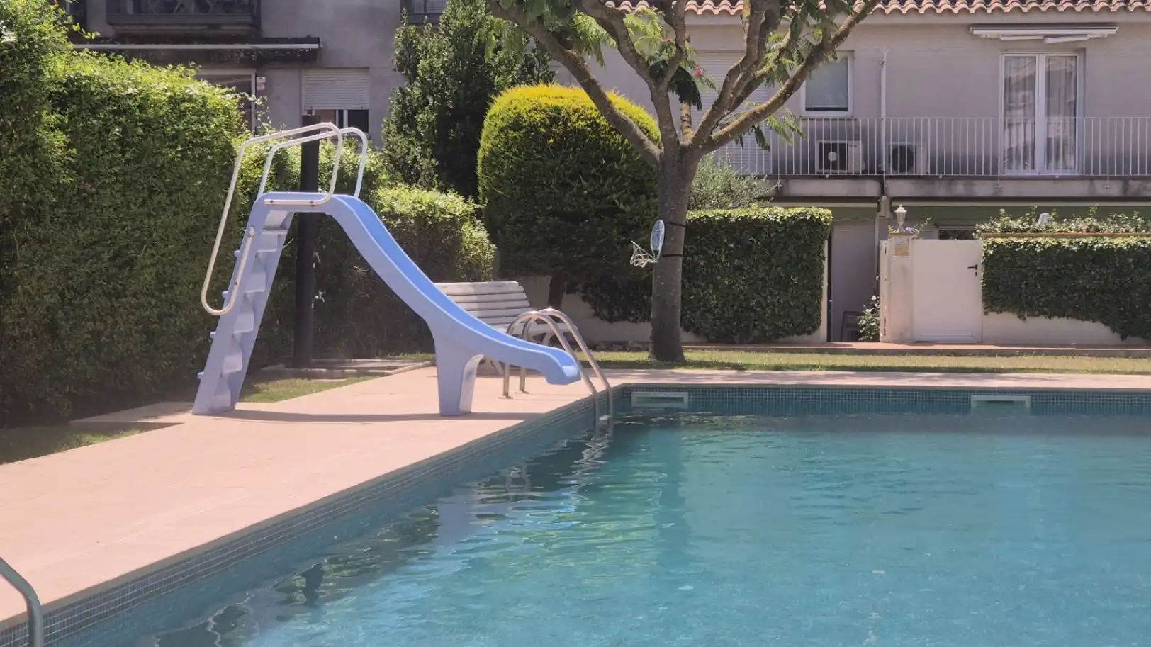 Piscina de Casa adosada en venda en Palafrugell amb Aire condicionat, Calefacció i Jardí privat