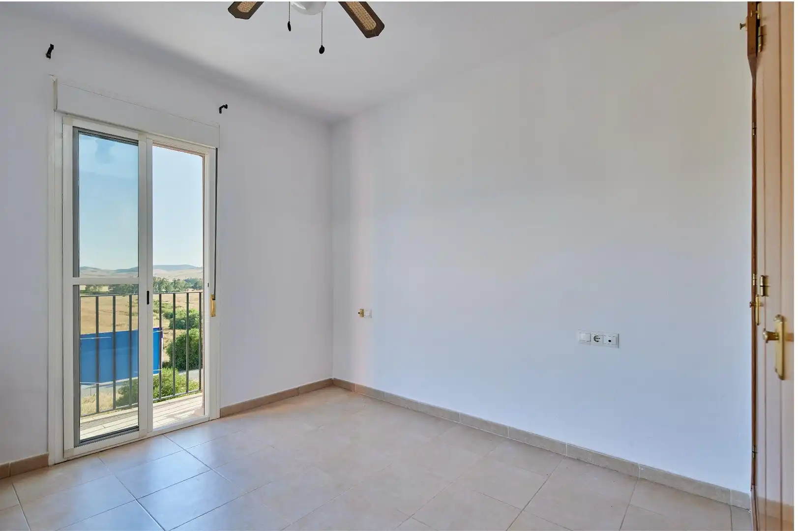Habitación de Casa adosada en venta en Medina Sidonia con Terraza, Balcón y Alarma
