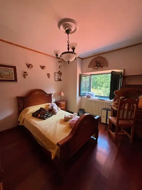 Dormitori de Casa o xalet de lloguer en Valdoviño amb Calefacció, Jardí privat i Parquet