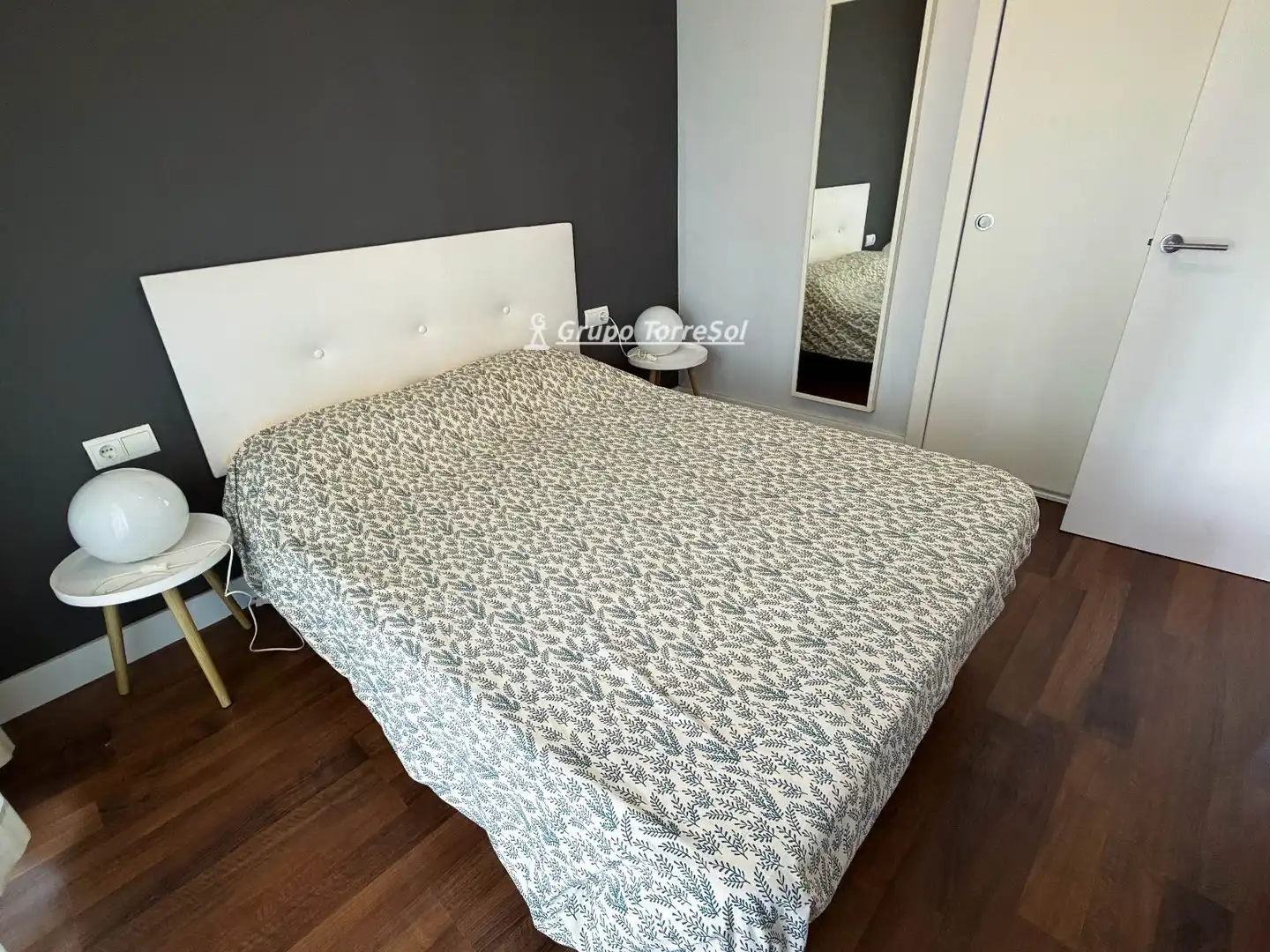 Bedroom of Flat for sale in El Vendrell  with Terrace, Swimming Pool and Furnished