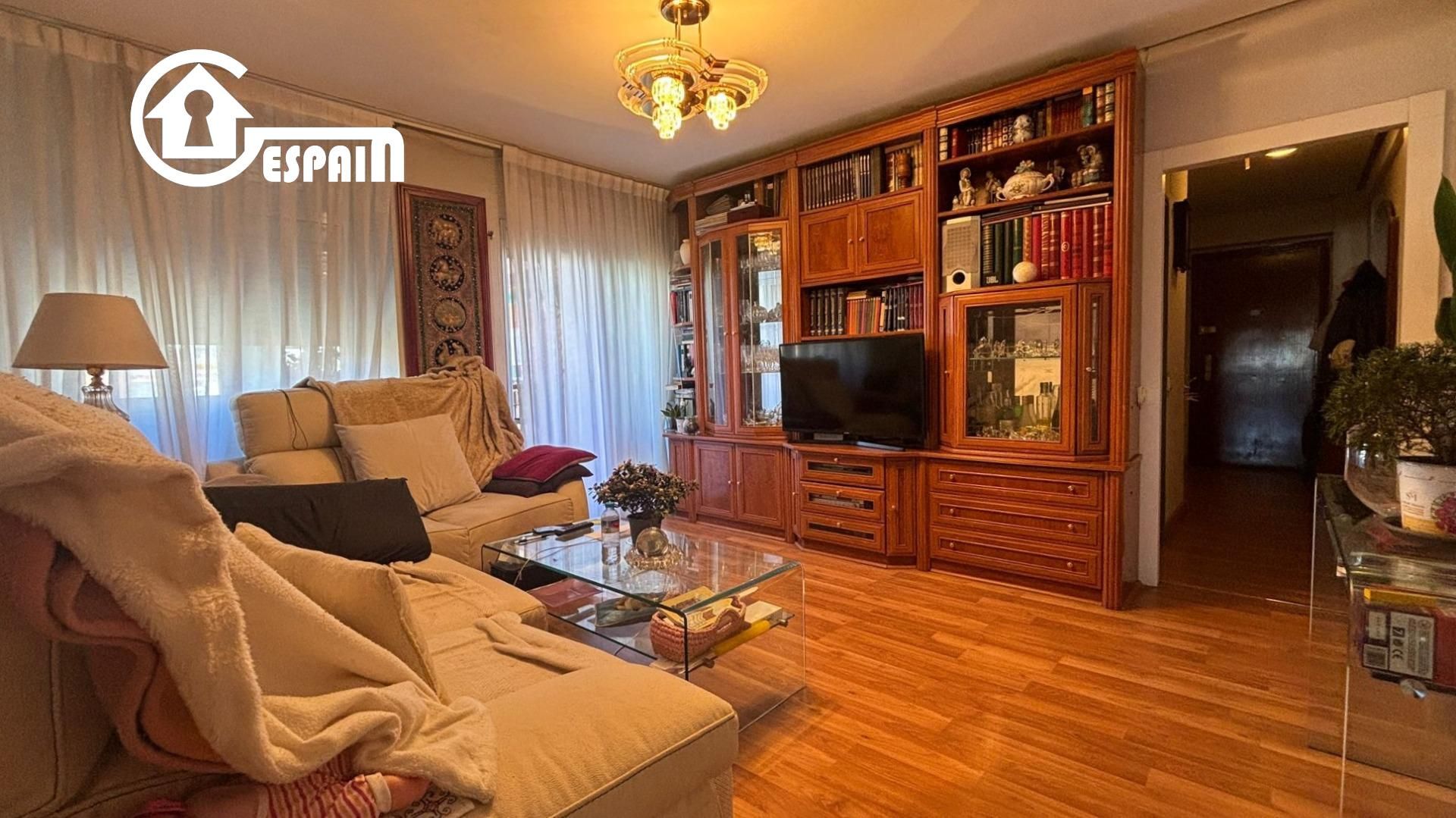 Sala de estar de Piso en venta en  Madrid Capital con Aire acondicionado, Calefacción y Jardín privado