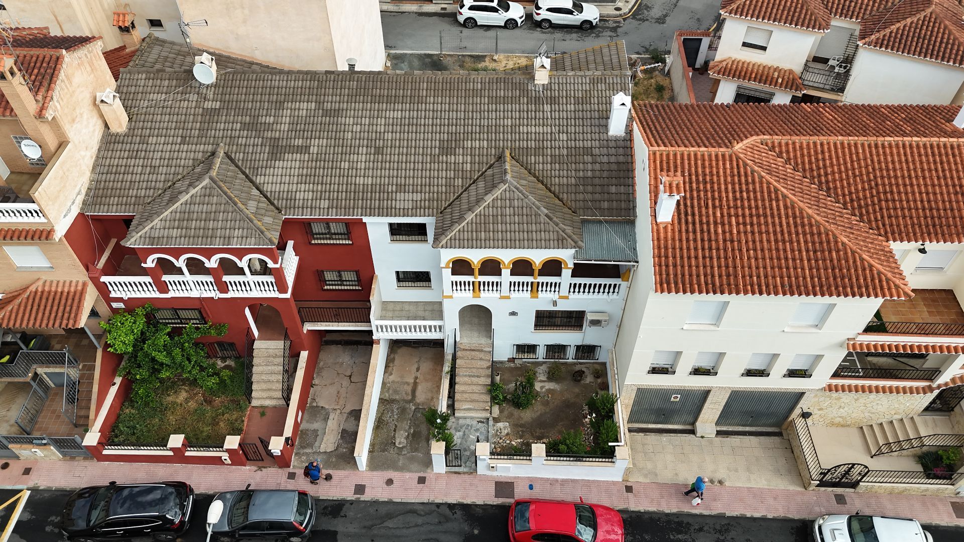 Exterior view of Single-family semi-detached for sale in Guadix  with Air Conditioner, Heating and Private garden