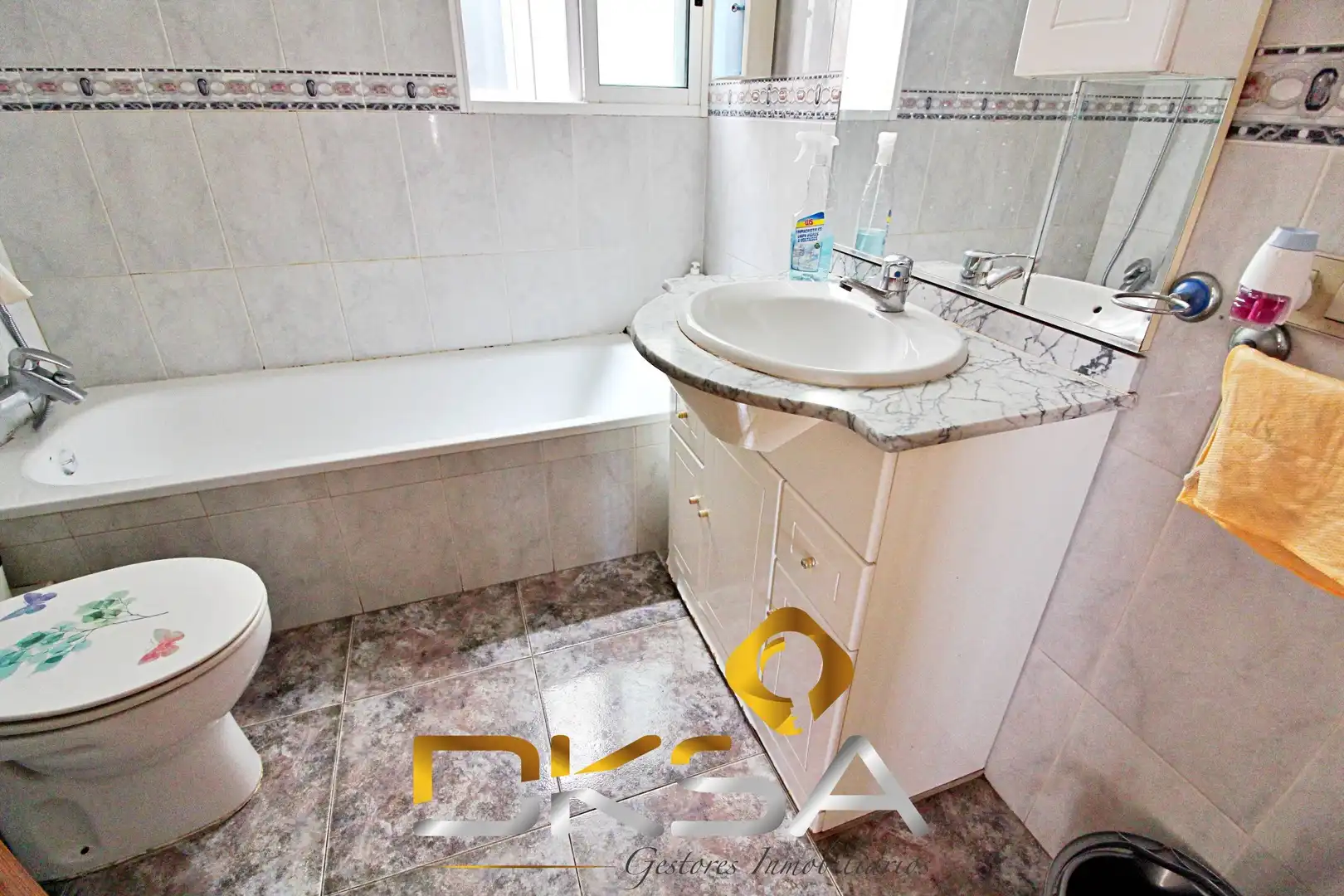 Badezimmer von Wohnung zum Verkauf in Almazora / Almassora mit Klimaanlage, Heizung und Terrasse