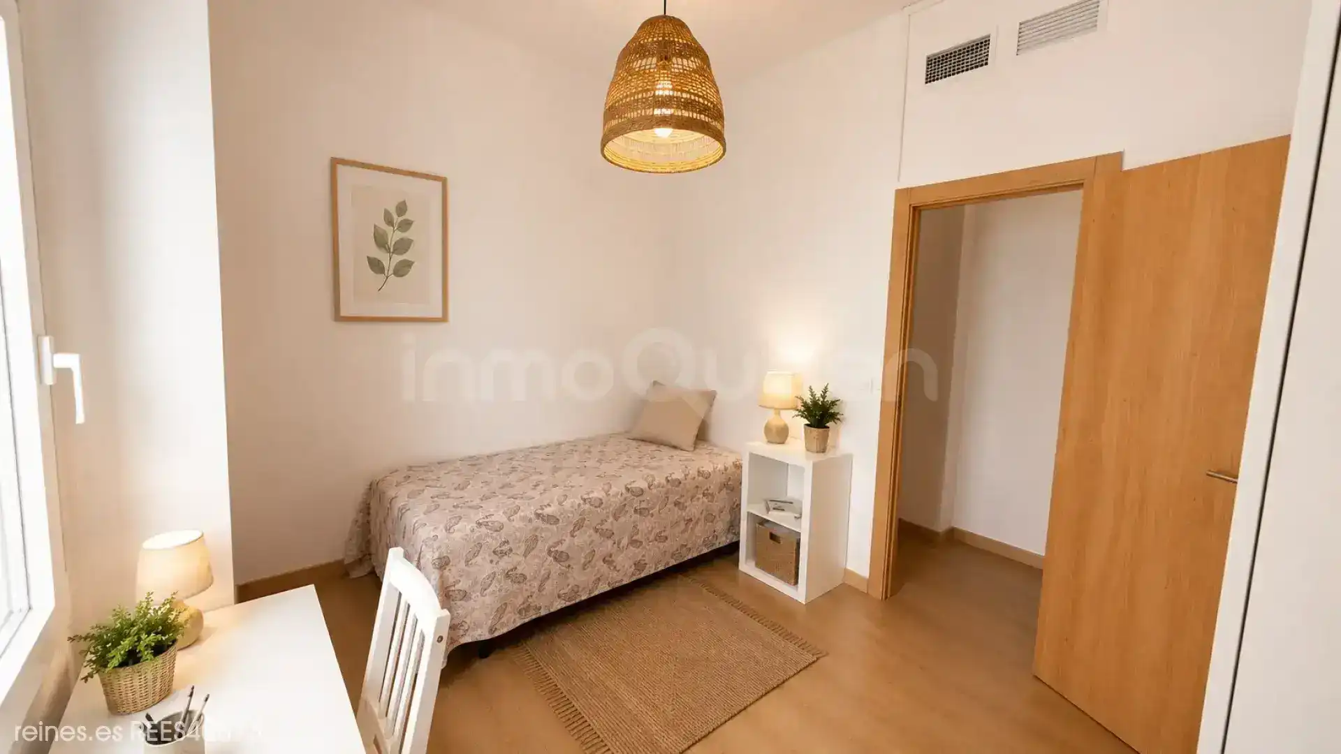 Bedroom of Flat for rent in Zaragoza  with Heating, Terrace and Furnished