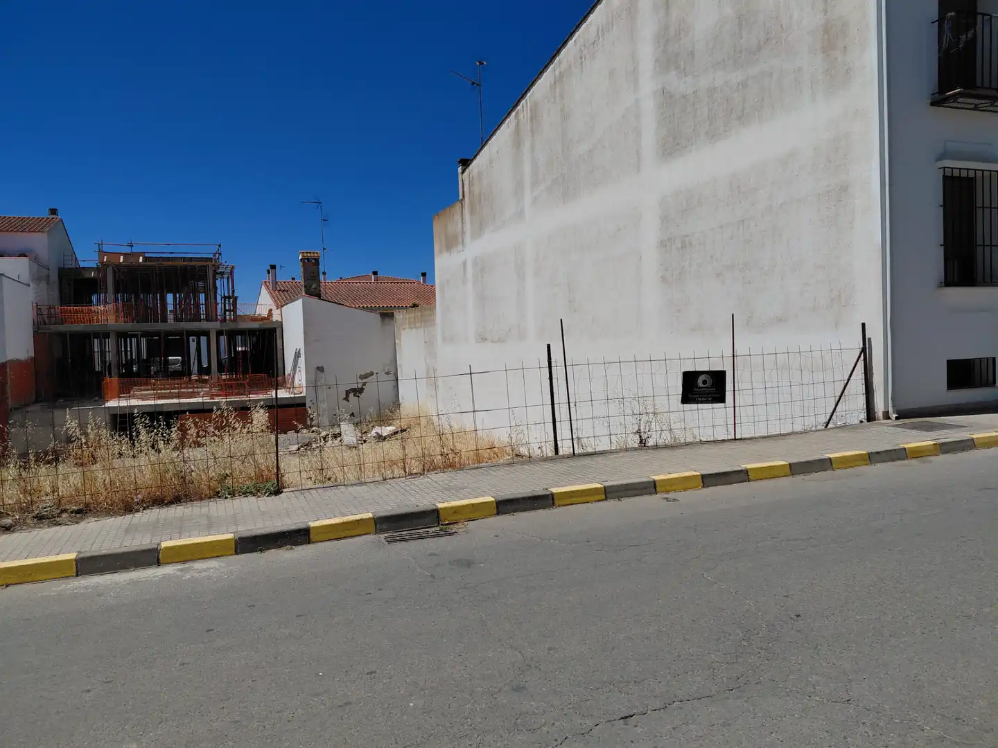 Terreno residencial en venta en Calle Guadalcanal 74, imagen 4