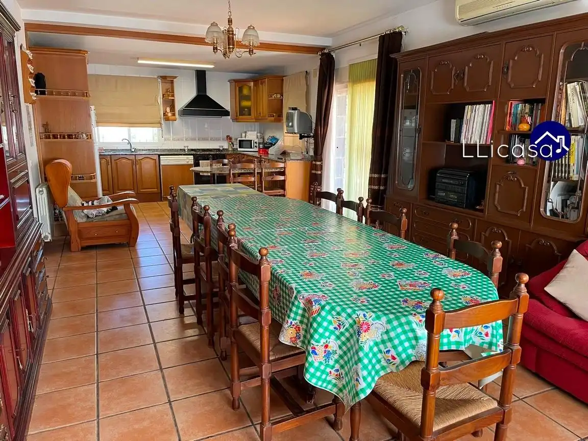 Cocina de Casa o chalet en venta en La Pobla de Vallbona con Calefacción, Jardín privado y Terraza