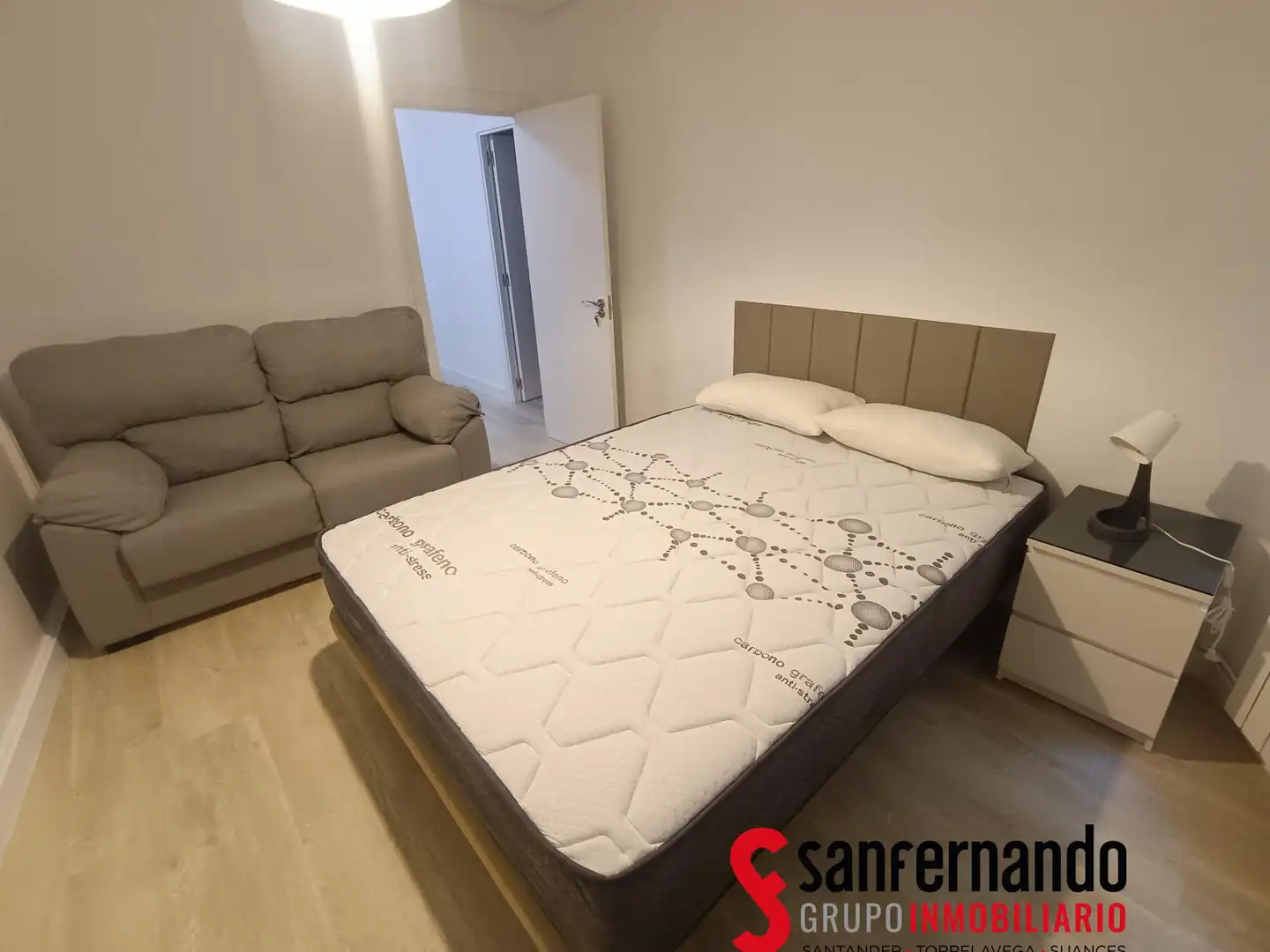 Dormitori de Pis de lloguer en Santander amb Calefacció i Moblat