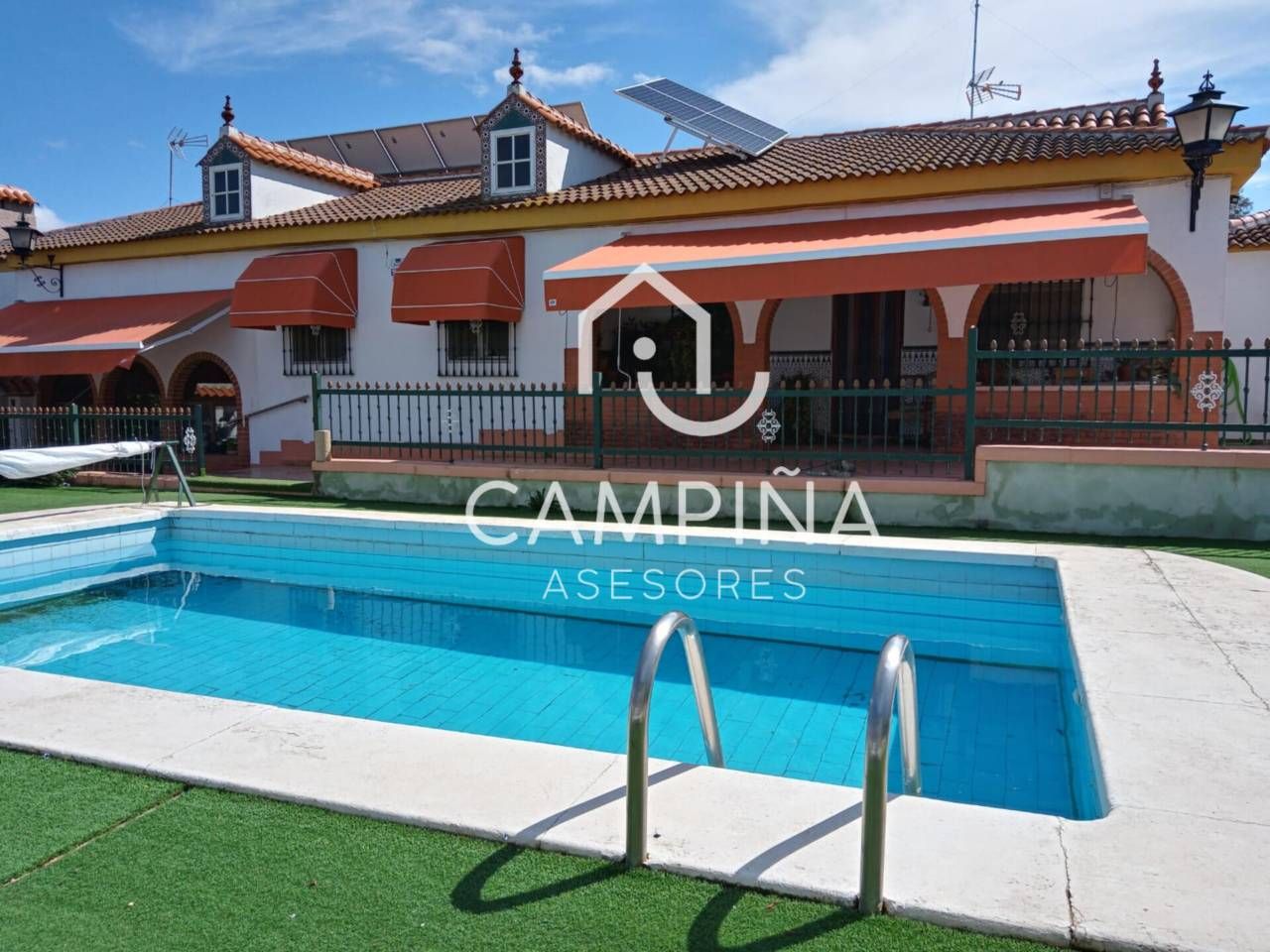 Swimming pool of Country house for sale in Beas  with Air Conditioner, Private garden and Terrace