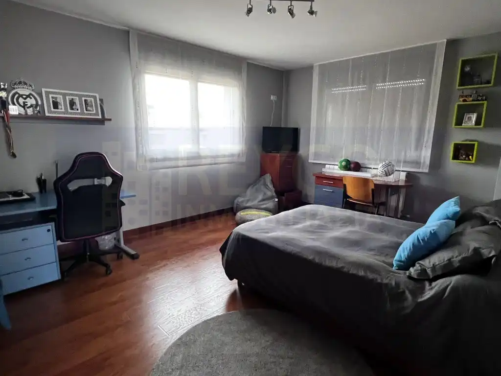 Dormitori de Casa o xalet en venda en Rodezno amb Jardí privat, Piscina i Forn