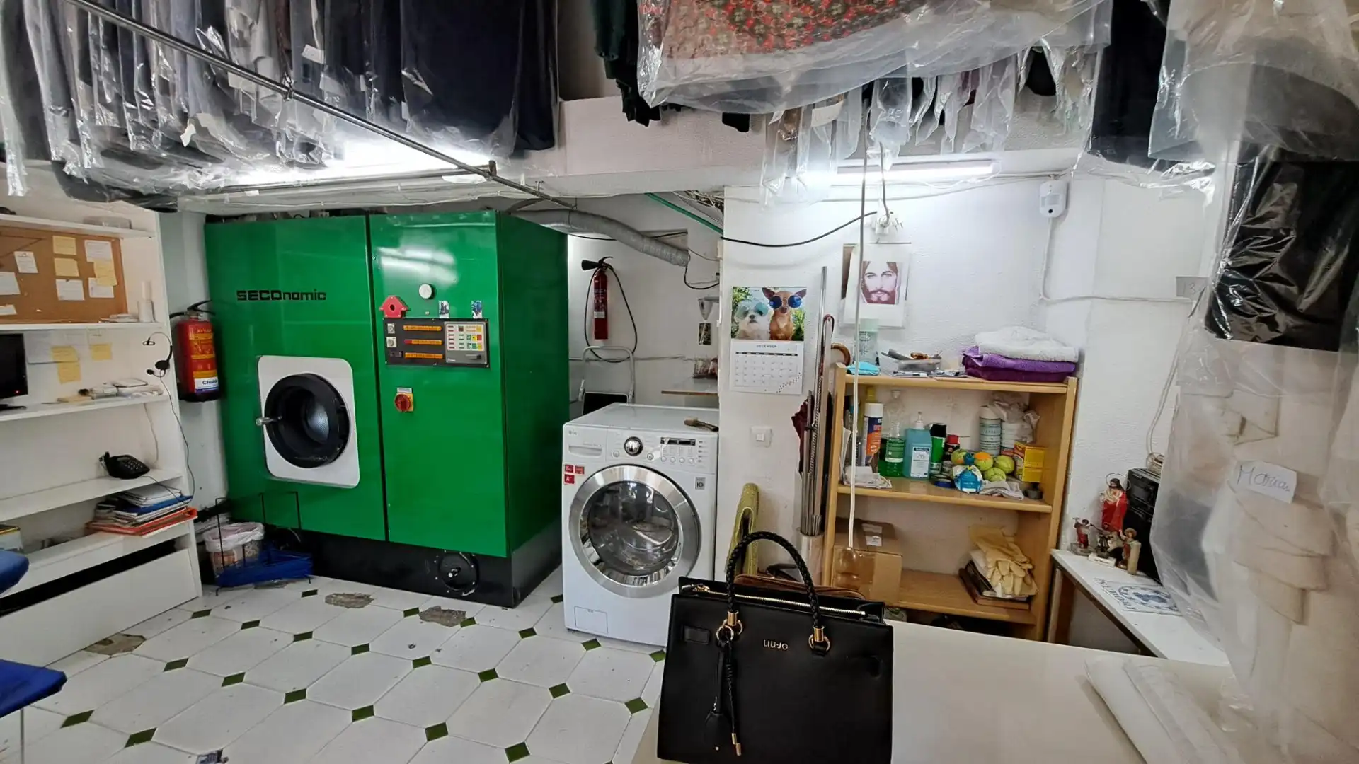 Local en venda en Las Rozas de Madrid amb Moblat i Alarma
