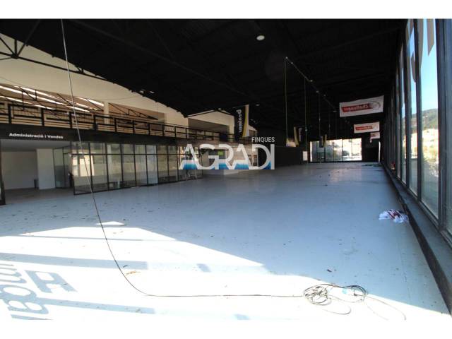 Nave industrial en Alquiler en Calle Cerdaña en Vallirana