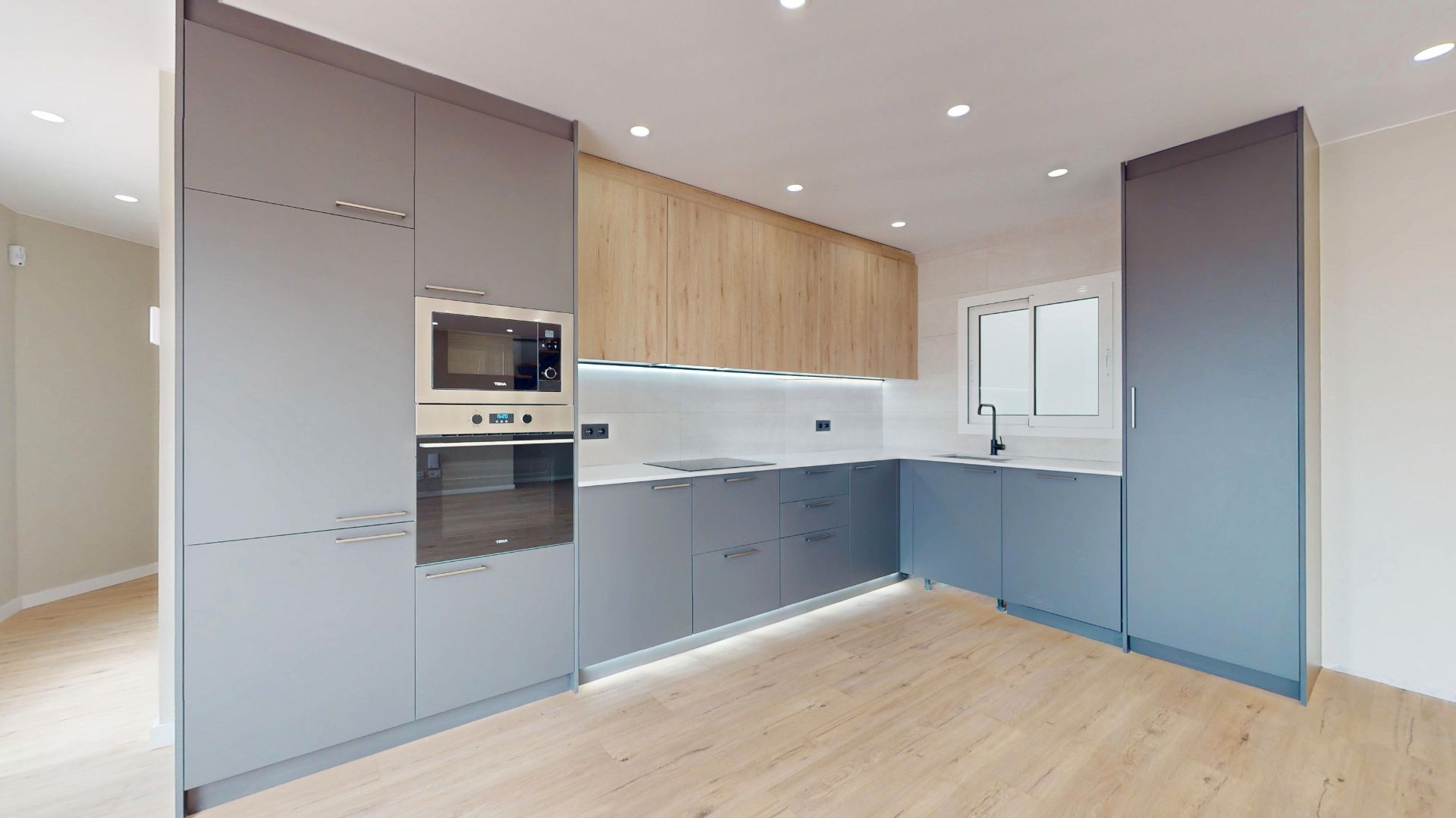 Kitchen of Attic for sale in  Barcelona Capital  with Air Conditioner, Heating and Parquet flooring