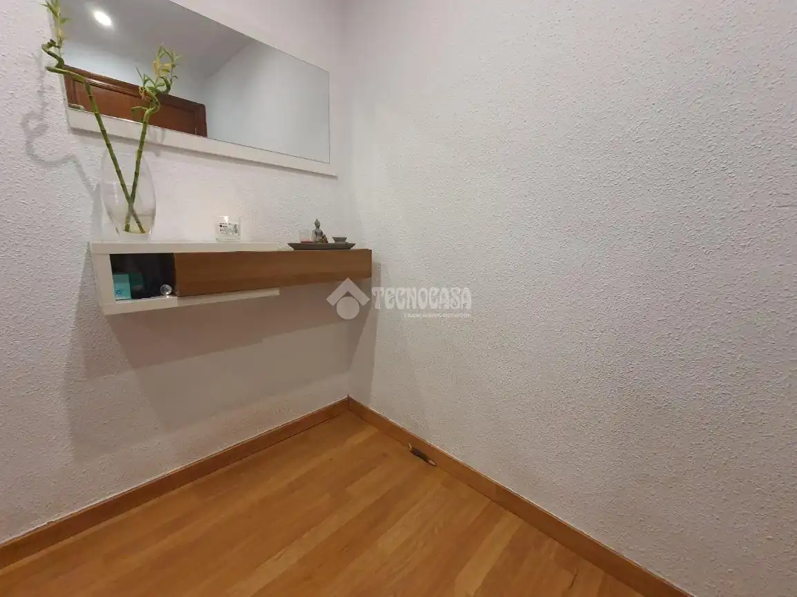 Bedroom of Flat for sale in Valencia  with Air Conditioner, Parquet flooring and Balcony