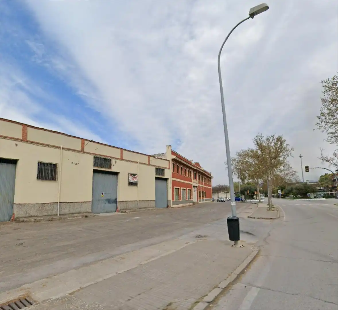 Industrial building for sale in Poleares