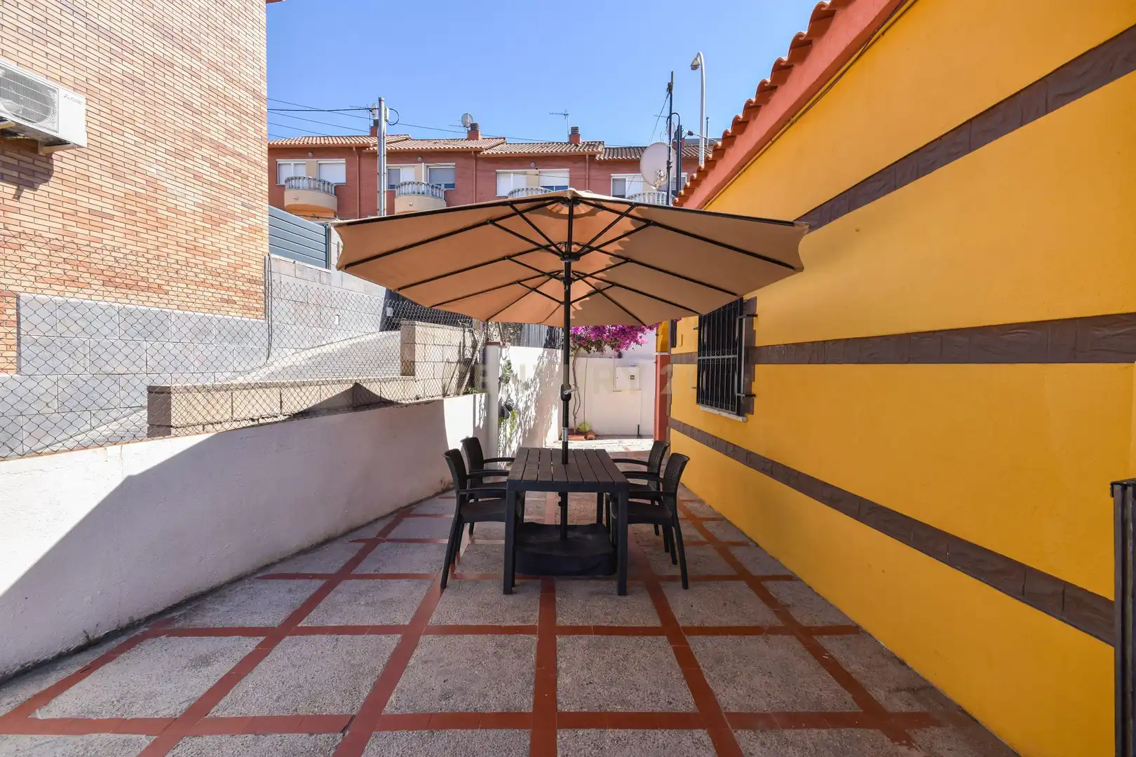 Terrace of Houses for sale in Sant Vicenç Dels Horts  with Air Conditioner, Private garden and Storage room