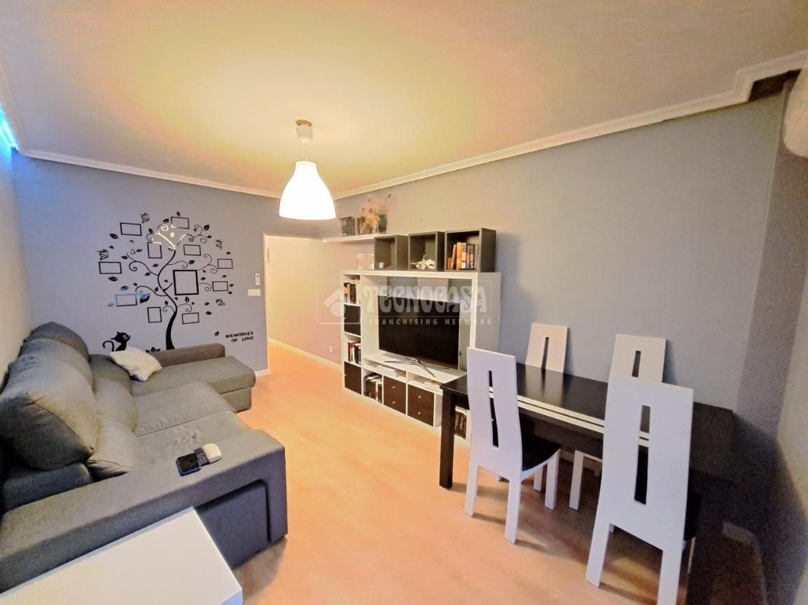 Sala d'estar de Pis en venda en Parla amb Aire condicionat, Calefacció i Terrassa