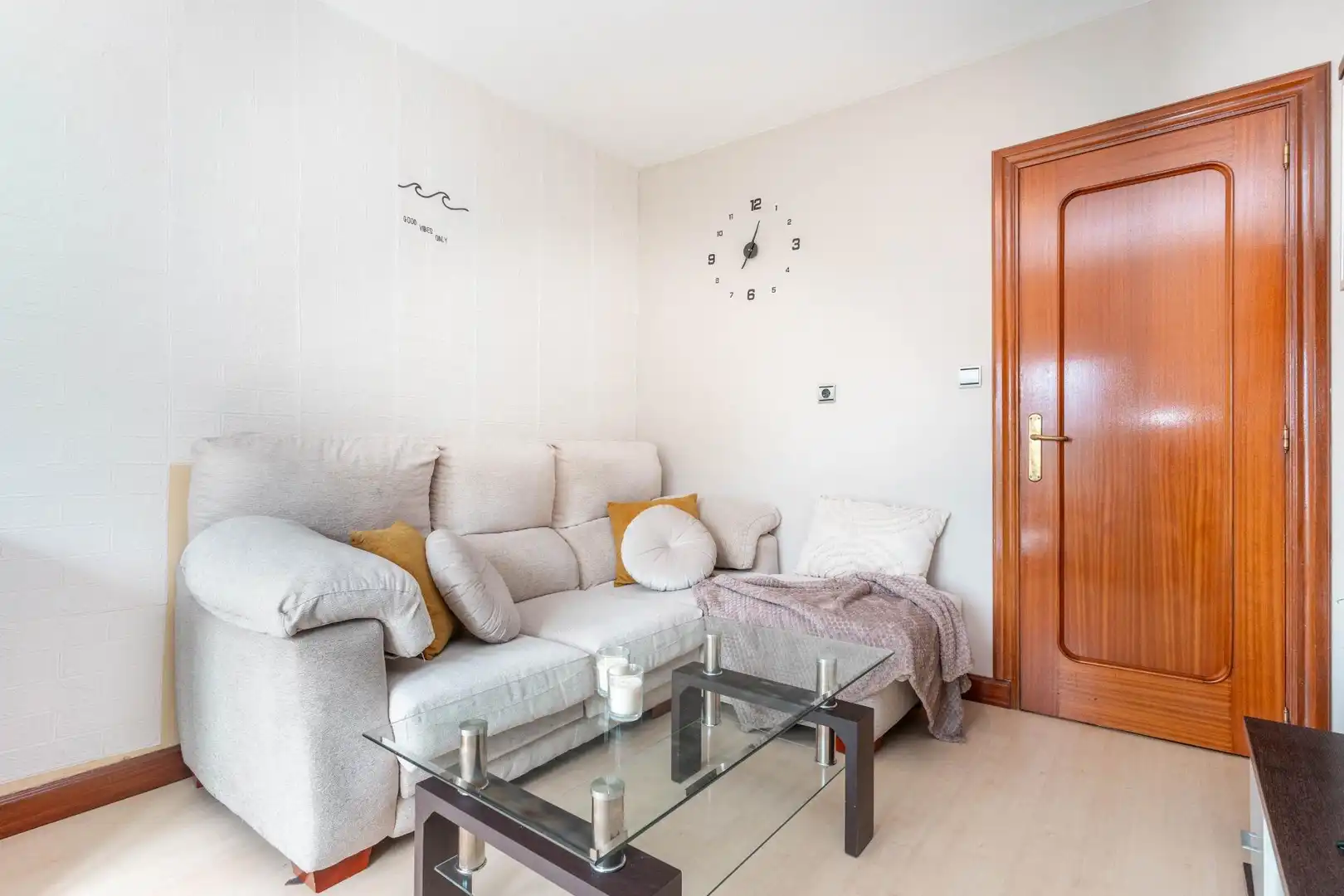 Living room of Flat for sale in Cangas del Narcea  with Heating and Furnished