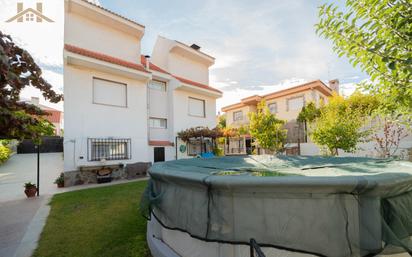 Vista exterior de Casa o xalet en venda en Méntrida amb Terrassa i Balcó