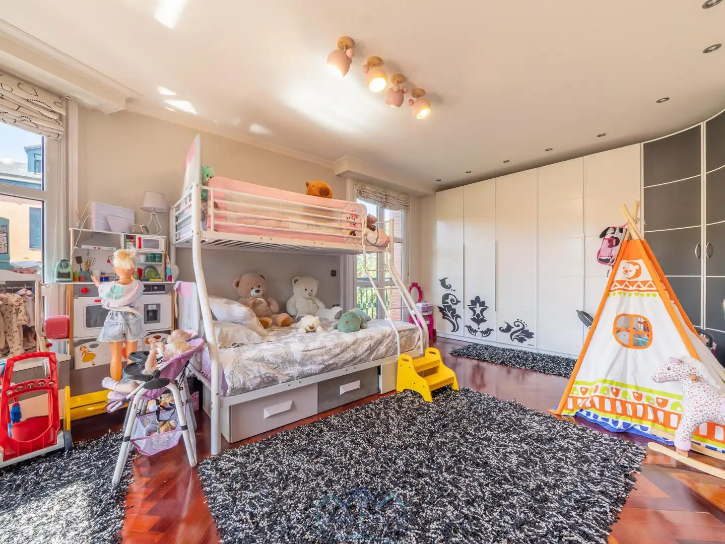 Habitación de Dúplex en venta en Irun  con Calefacción, Terraza y Balcón