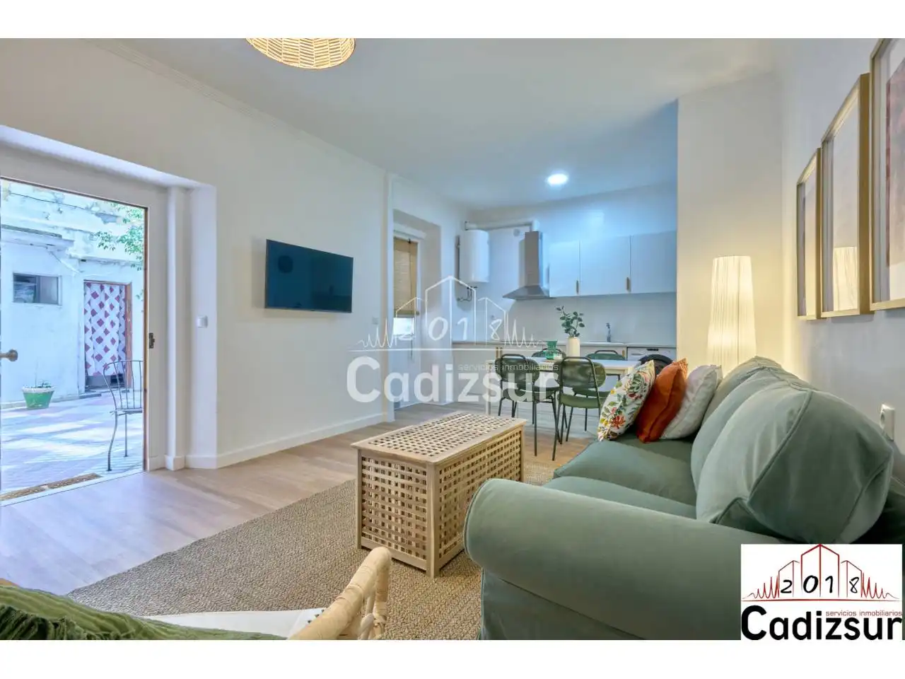 Sala de estar de Piso en venta en Cádiz con Trastero y Amueblado