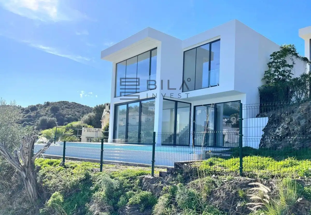 Chalet con piscina en venta en Cerros del Aguila, imagen 3
