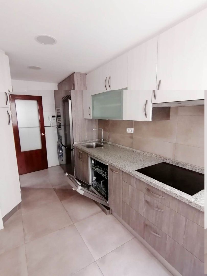Kitchen of Flat to rent in Gijón   with Heating, Parquet flooring and Oven