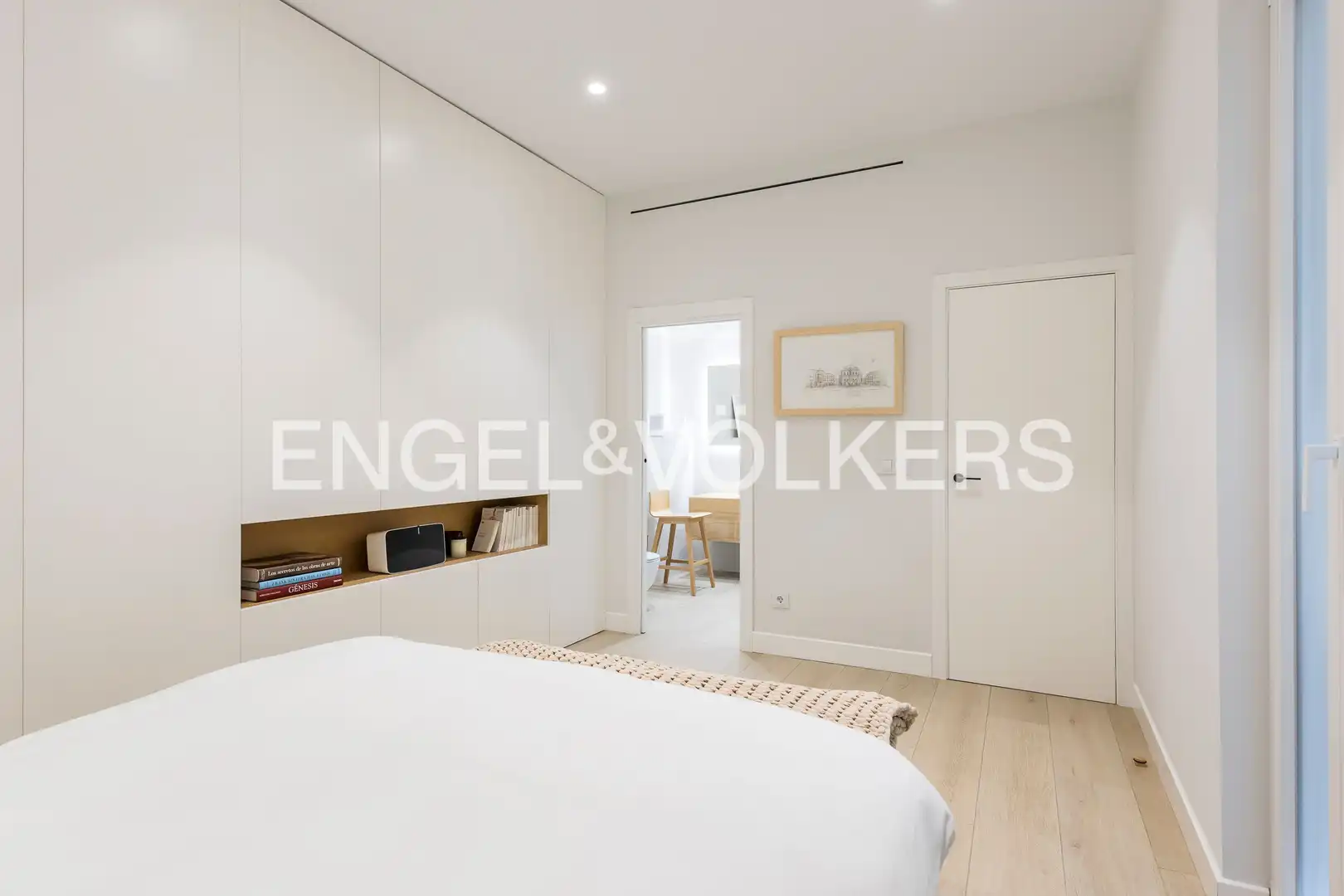 Bedroom of Flat for sale in Madrid  with Air Conditioner, Heating and Storage room
