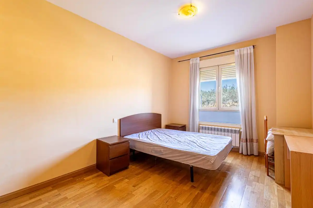 Bedroom of Flat for sale in Toledo  with Heating, Private garden and Swimming Pool
