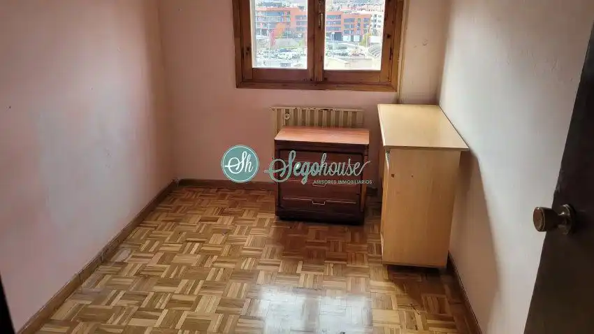 Habitación de Piso en venta en Segovia con Calefacción, Parquet y Terraza