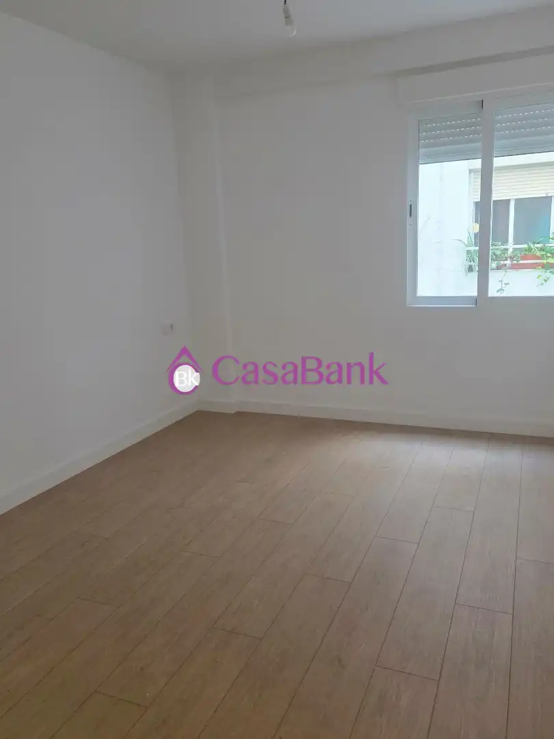 Wohnung zum Verkauf in Córdoba mit Klimaanlage und Terrasse